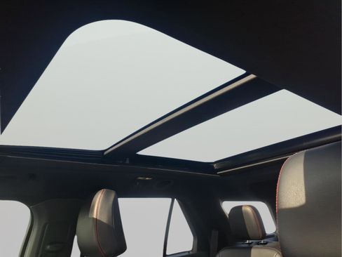 Used 2023 Ford Explorer ST-Line w/ Class IV Trailer Tow Package image 14