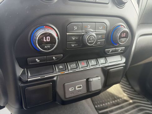 Used 2021 Chevrolet Silverado 1500 LT image 18