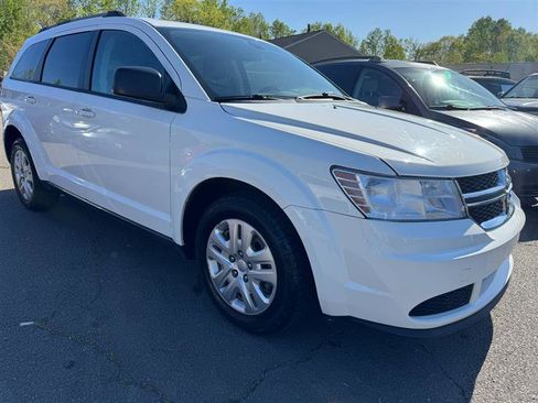 Used 2019 Dodge Journey SE image 8