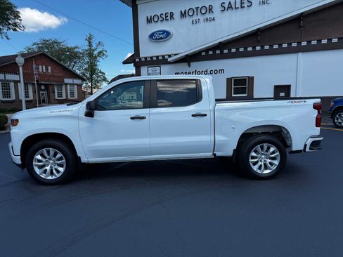 Used 2021 Chevrolet Silverado 1500 Custom AWD/4WD image 9