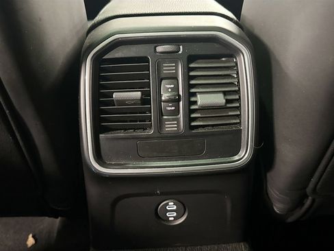 Certified 2020 Porsche Macan AWD/4WD image 26