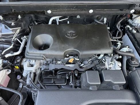 Used 2024 Toyota RAV4 XLE AWD/4WD image 33