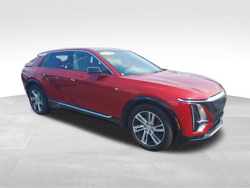 Used 2024 Cadillac Lyriq Tech w/ LPO, Floor Liner Package AWD/4WD image 7