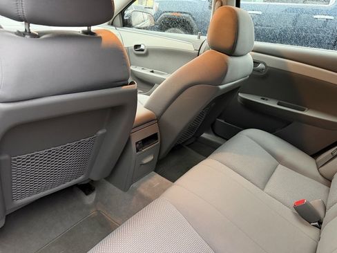 Used 2009 Chevrolet Malibu LT w/ Power Convenience Package image 24