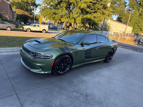 Used 2020 Dodge Charger Scat Pack w/ Navigation & Travel Group image 2