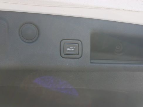 Used 2021 Chevrolet Equinox LT image 14