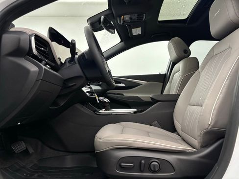 New 2026 Buick Envista Avenir image 18