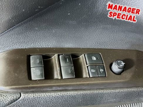 Used 2021 Toyota Camry SE FWD image 19
