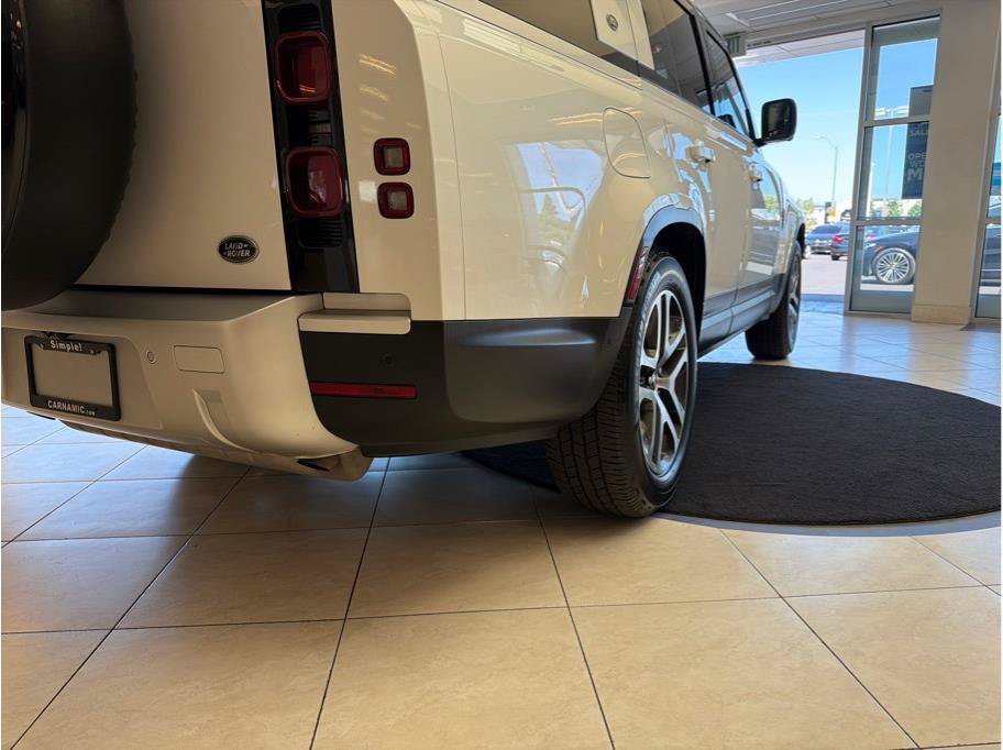 Used 2023 Land Rover Defender 130 SE AWD/4WD image 49