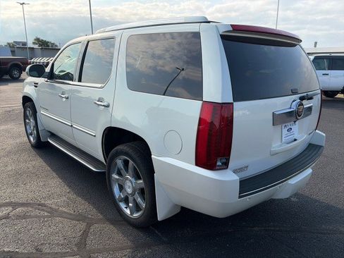 Used 2007 Cadillac Escalade AWD w/ Information Package image 3