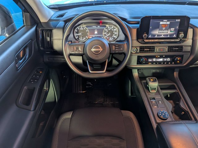Used 2023 Nissan Pathfinder S AWD/4WD image 15