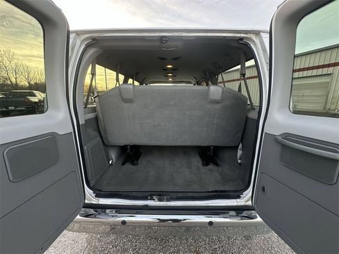 Used 2013 Ford E-350 and Econoline 350 XLT image 22