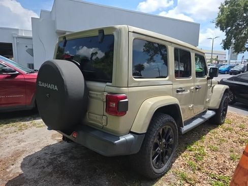 Used 2022 Jeep Wrangler Unlimited Sahara w/ Cold Weather Group AWD/4WD image 12