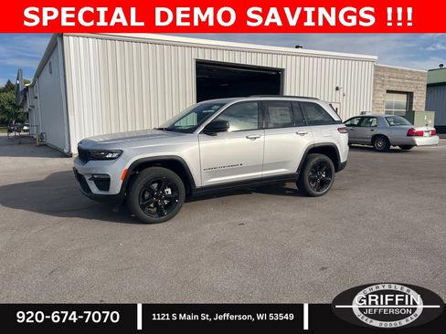 New 2025 Jeep Grand Cherokee Limited w/ Luxury Tech Group II image 1