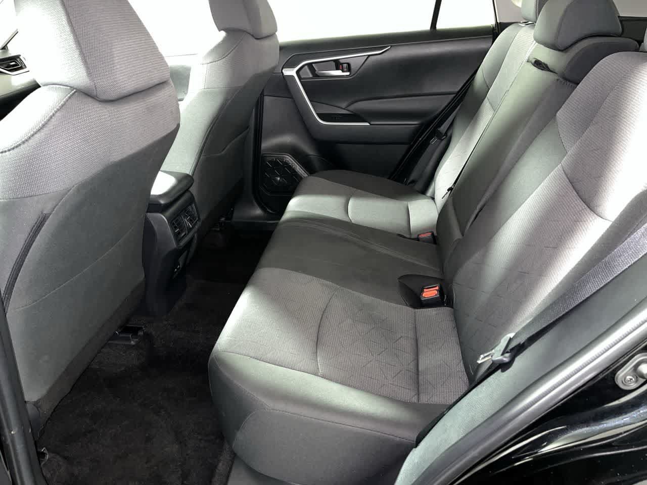 Used 2025 Toyota RAV4 XLE FWD image 26