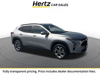 Used 2025 Chevrolet Trax LT FWD video 1