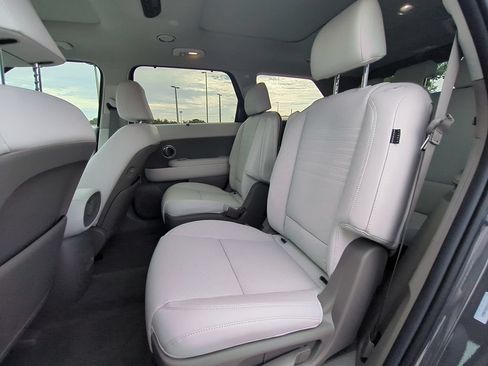 New 2027 Hyundai Palisade Limited FWD image 17
