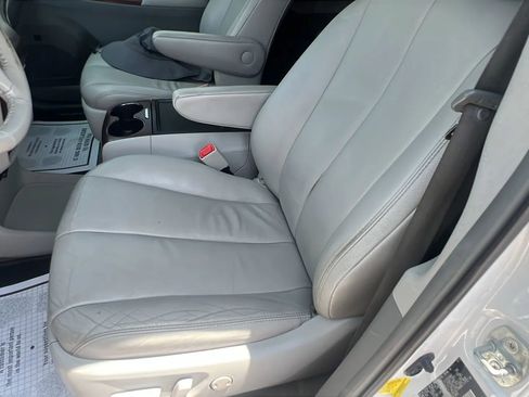 Used 2013 Toyota Sienna XLE w/ Premium Pkg FWD image 21