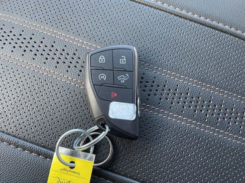 Used 2024 Chevrolet Silverado 1500 High Country image 26