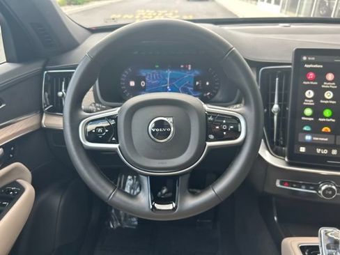 Used 2025 Volvo XC90 B5 Core AWD/4WD image 18