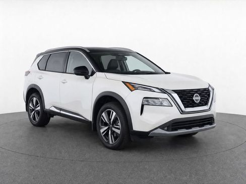 Used 2022 Nissan Rogue SL w/ SL Premium Package FWD image 2