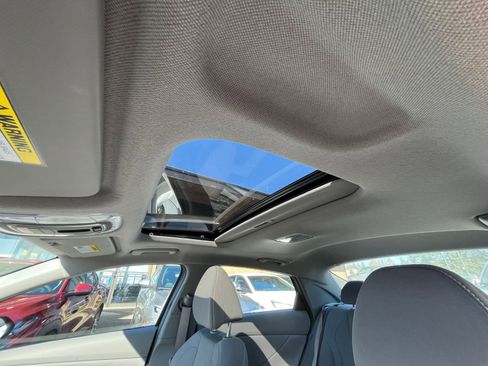 Used 2025 Hyundai Elantra SEL image 31