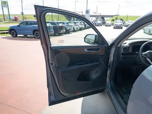 New 2026 Volkswagen Atlas SE FWD image 13