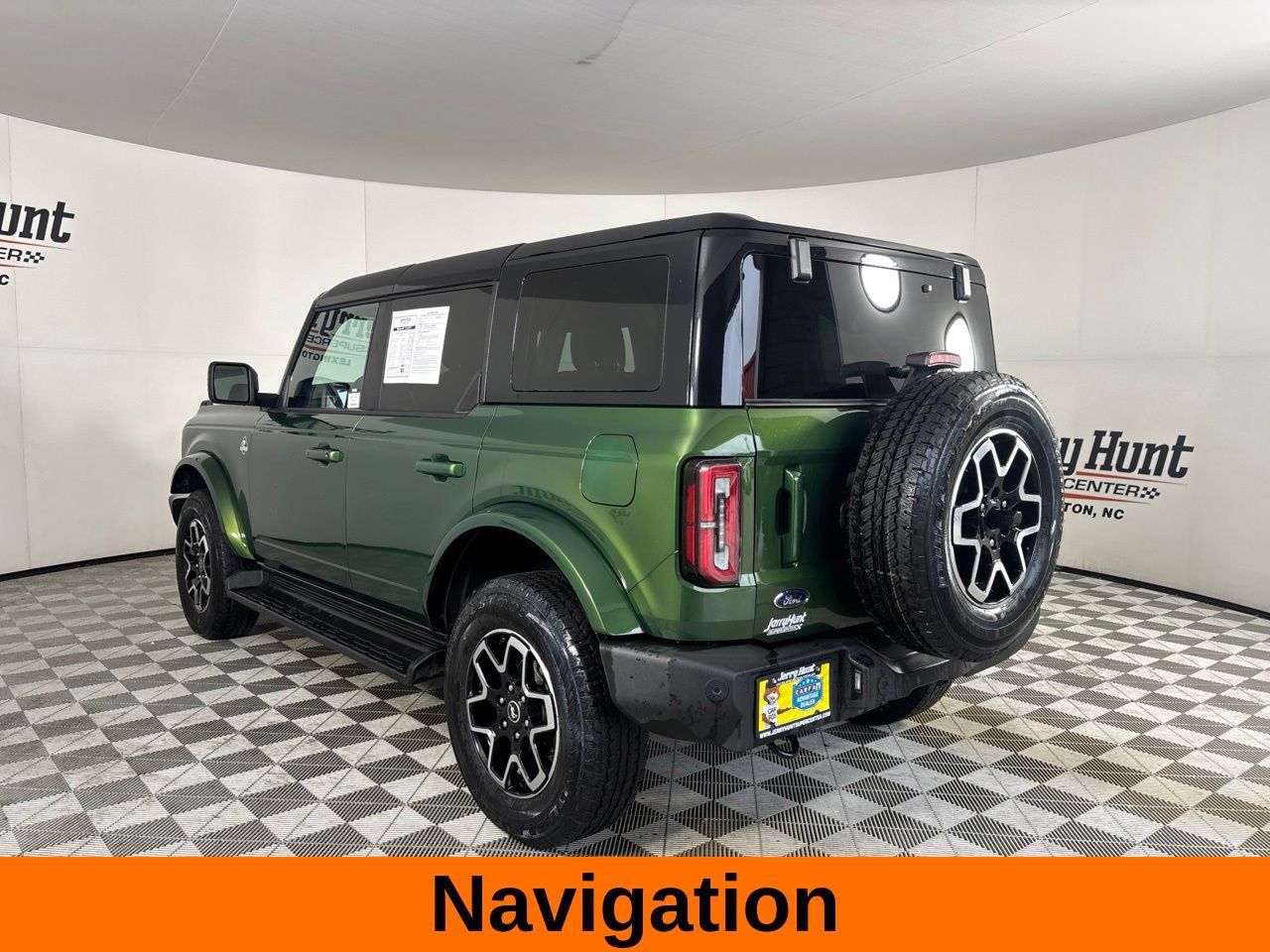 Used 2025 Ford Bronco Outer Banks AWD/4WD image 9