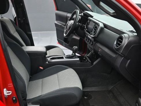 Used 2023 Toyota Tacoma TRD Sport AWD/4WD image 6