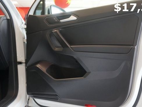 Certified 2021 Volkswagen Tiguan SE image 62