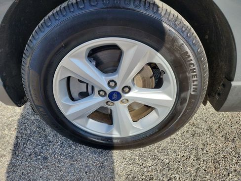 Used 2021 Ford Edge SE image 10