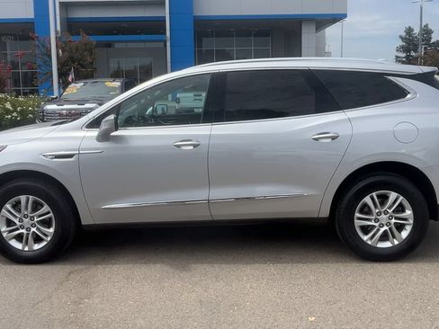 Used 2021 Buick Enclave Essence FWD image 4