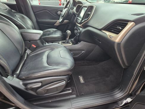 Used 2017 Jeep Cherokee Limited AWD/4WD image 20