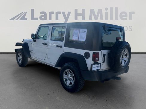 Used 2010 Jeep Wrangler Unlimited Sport image 3