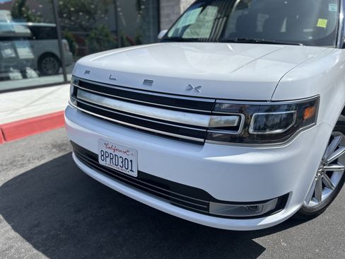 Used 2019 Ford Flex Limited FWD image 5