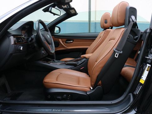Used 2011 BMW 335i Convertible image 35