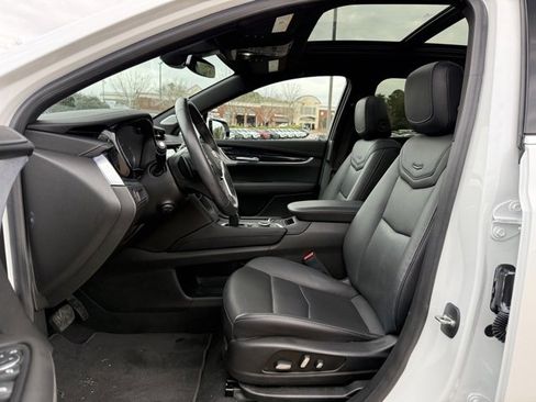 Used 2023 Cadillac XT5 Premium Luxury image 13