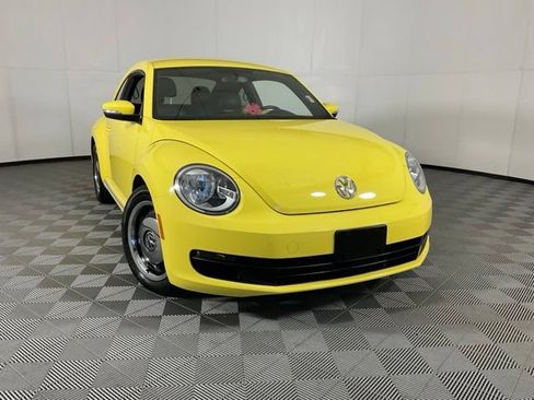 Used 2012 Volkswagen Beetle 2.5 FWD image 8