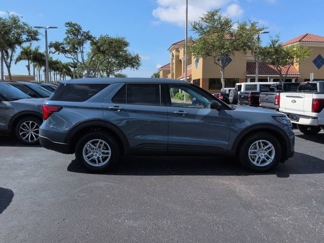 New 2026 Ford Explorer Active RWD image 3