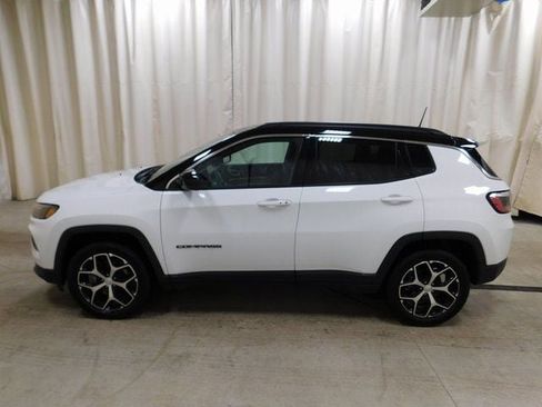 Used 2024 Jeep Compass Limited image 2