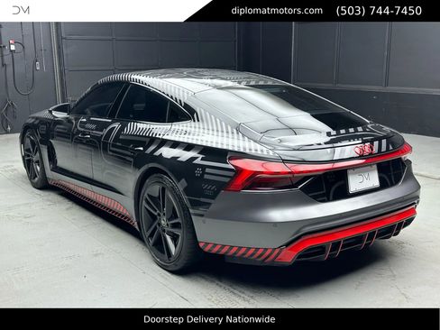 Used 2023 Audi RS e-tron GT image 5