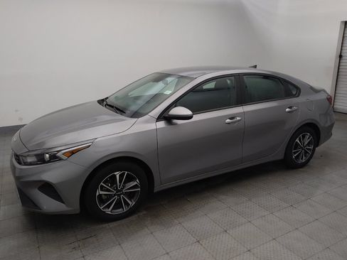 Used 2024 Kia Forte LXS FWD image 2