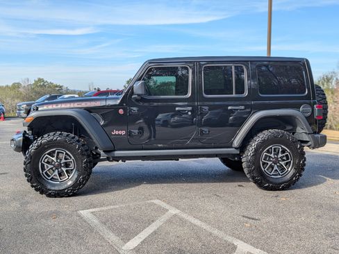 Used 2025 Jeep Wrangler Rubicon image 6
