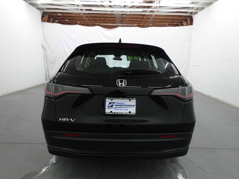 Certified 2023 Honda HR-V LX image 6