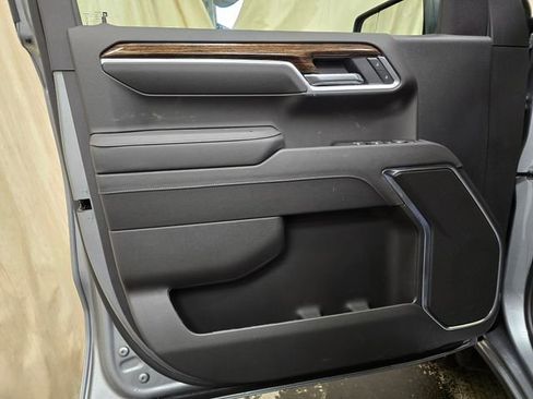 New 2026 GMC Sierra 1500 SLE image 9