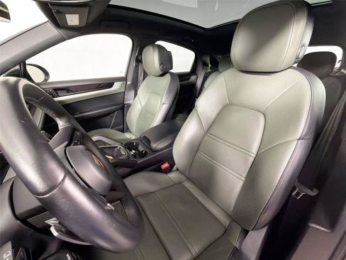 Certified 2024 Porsche Cayenne Coupe AWD/4WD image 5