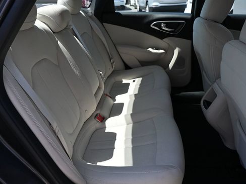Used 2015 Chrysler 200 Limited w/ Convenience Group FWD image 19