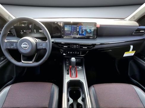 New 2026 Nissan Kicks SR FWD image 5
