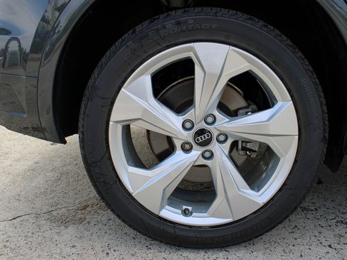 Used 2021 Audi Q5 Premium Plus w/ Premium Plus Package image 9