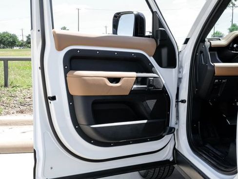 New 2026 Land Rover Defender 110 V8 AWD/4WD image 49
